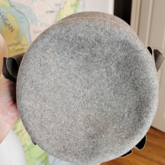 Vintage Hat By Ritz Elegant Gray Wool Hat with Bow - Picture 7 of 9